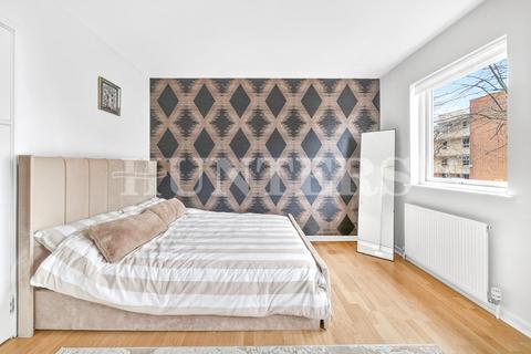 3 bedroom townhouse for sale, Morland Place, London, N15