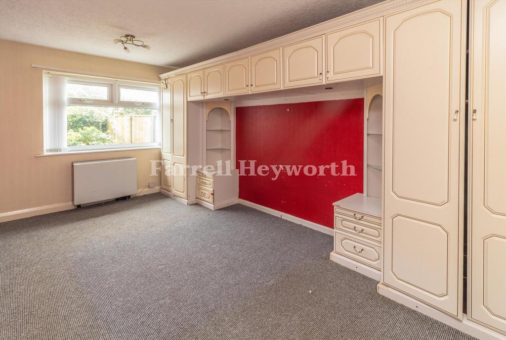 Bedroom 1 image 2