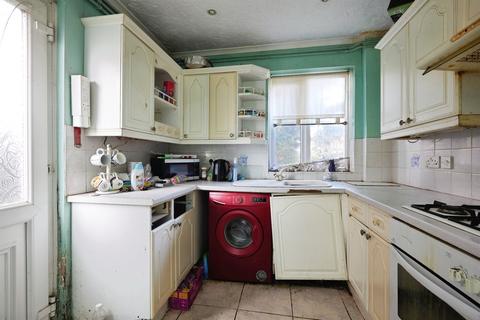 3 bedroom semi-detached house for sale, Herbert Road, Salisbury