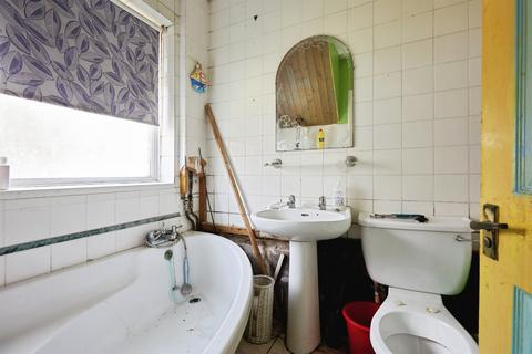 3 bedroom semi-detached house for sale, Herbert Road, Salisbury