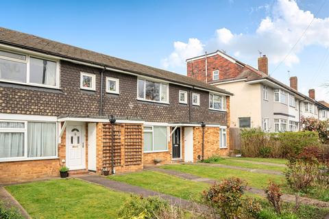 1 bedroom maisonette for sale, Chase Side, Enfield