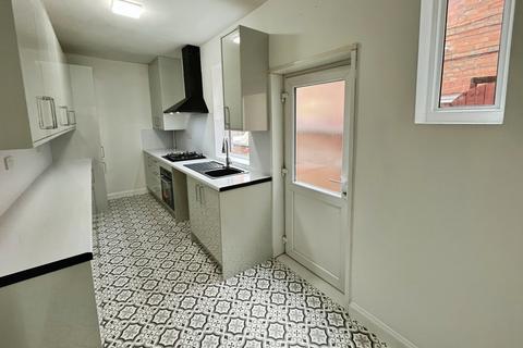 2 bedroom terraced house for sale, Woodland Road, Leicestershire LE5
