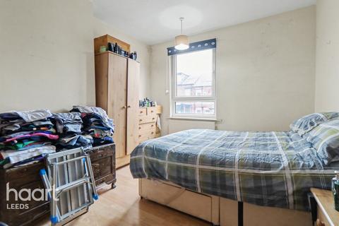 undefined, Raincliffe Grove, Leeds