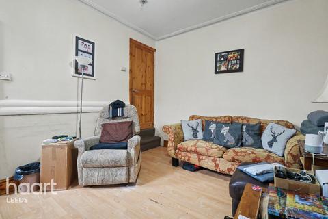 2 bedroom terraced house for sale, Raincliffe Grove, Leeds