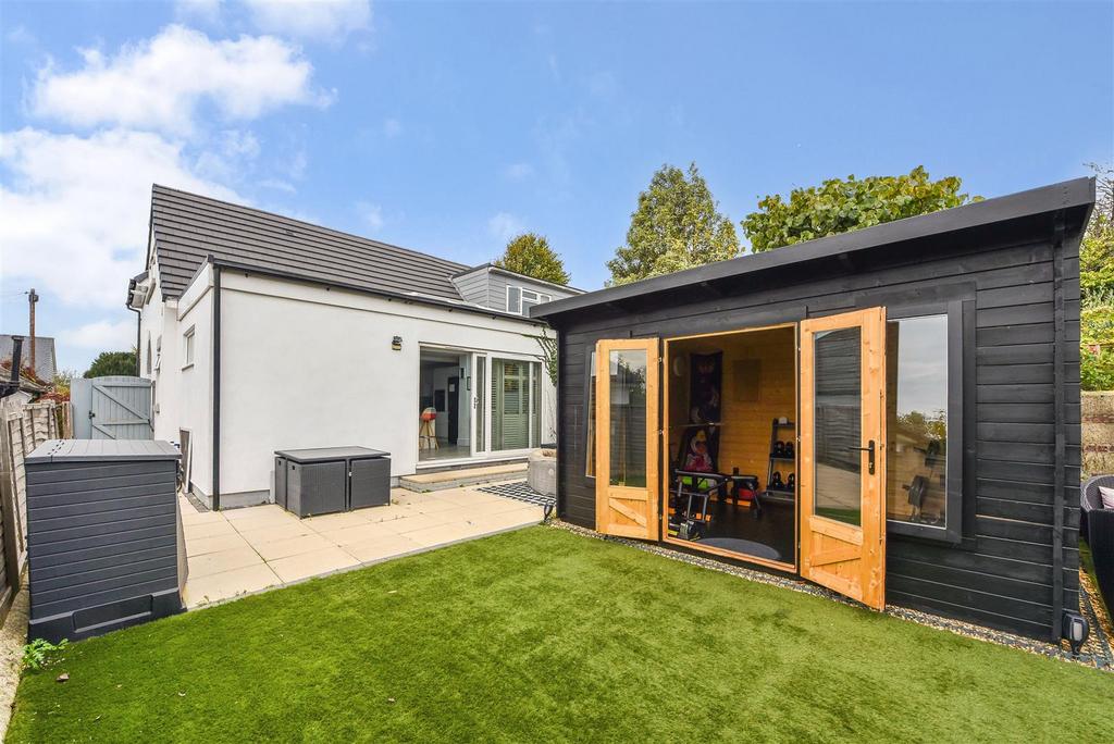 Sketch Ph46 6241383.jpg