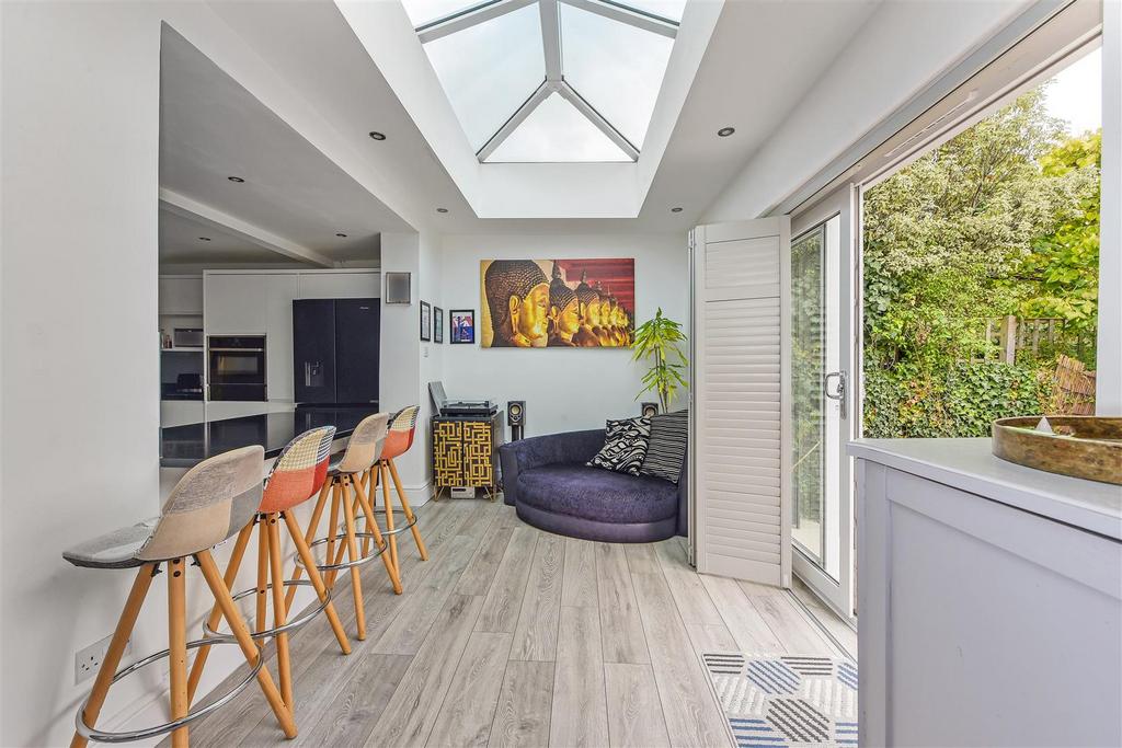 Sketch Ph32 6241369.jpg