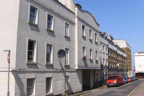 2 bedroom flat to rent, Marine Gardens, Kent CT9
