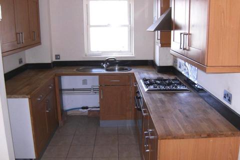 2 bedroom flat to rent, Marine Gardens, Kent CT9