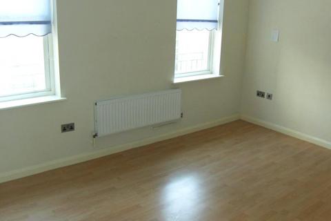 2 bedroom flat to rent, Marine Gardens, Kent CT9