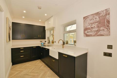 5 bedroom detached house for sale, Dymchurch Road, St. Marys Bay, Romney Marsh, Kent, TN29