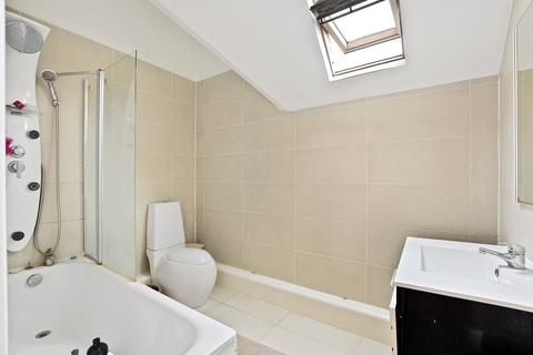 2 bedroom flat to rent, High Street London N8