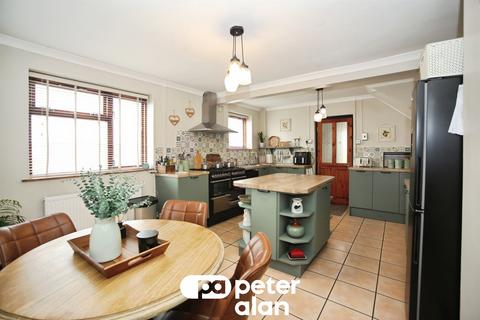3 bedroom semi-detached house for sale, Lansbury Avenue, Cefn Hengoed, Hengoed