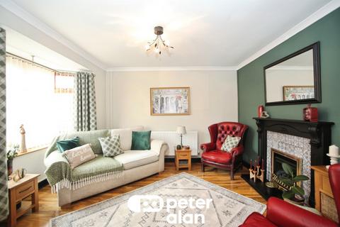3 bedroom semi-detached house for sale, Lansbury Avenue, Cefn Hengoed, Hengoed
