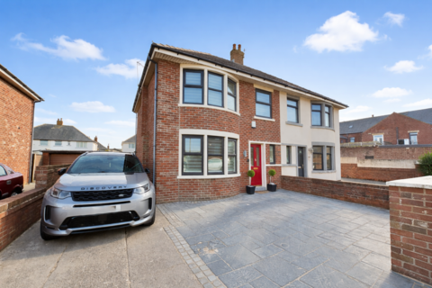 3 bedroom semi-detached house for sale, Rutherford Place, South Shore FY4