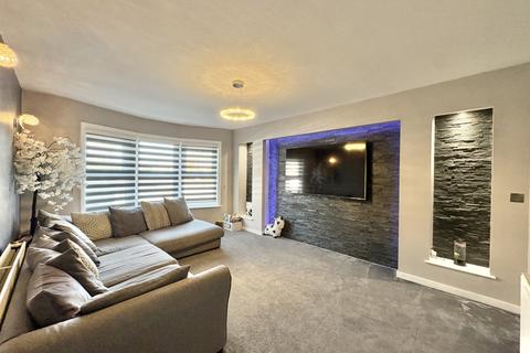 3 bedroom semi-detached house for sale, Rutherford Place, South Shore FY4