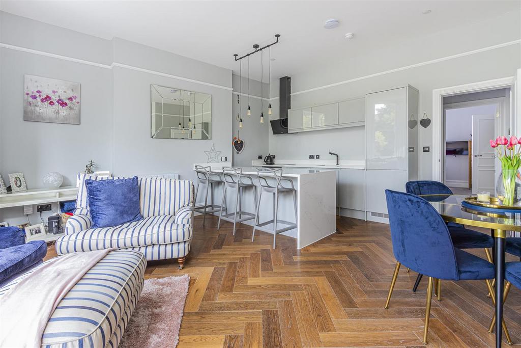 Kestral Mews 4-13.jpg