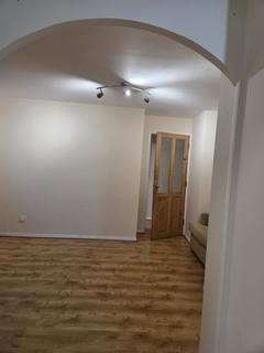 1 bedroom apartment to rent, Magpie Close, Enfield EN1