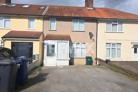 3 bedroom terraced house to rent, Oldberry Road, Edgware HA8
