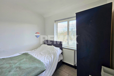 3 bedroom terraced house to rent, Oldberry Road, Edgware HA8
