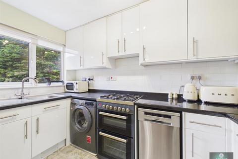 undefined, Troon Close, Crawley RH11