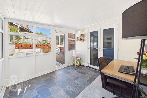 2 bedroom semi-detached bungalow for sale, Royston Green, North Walsham