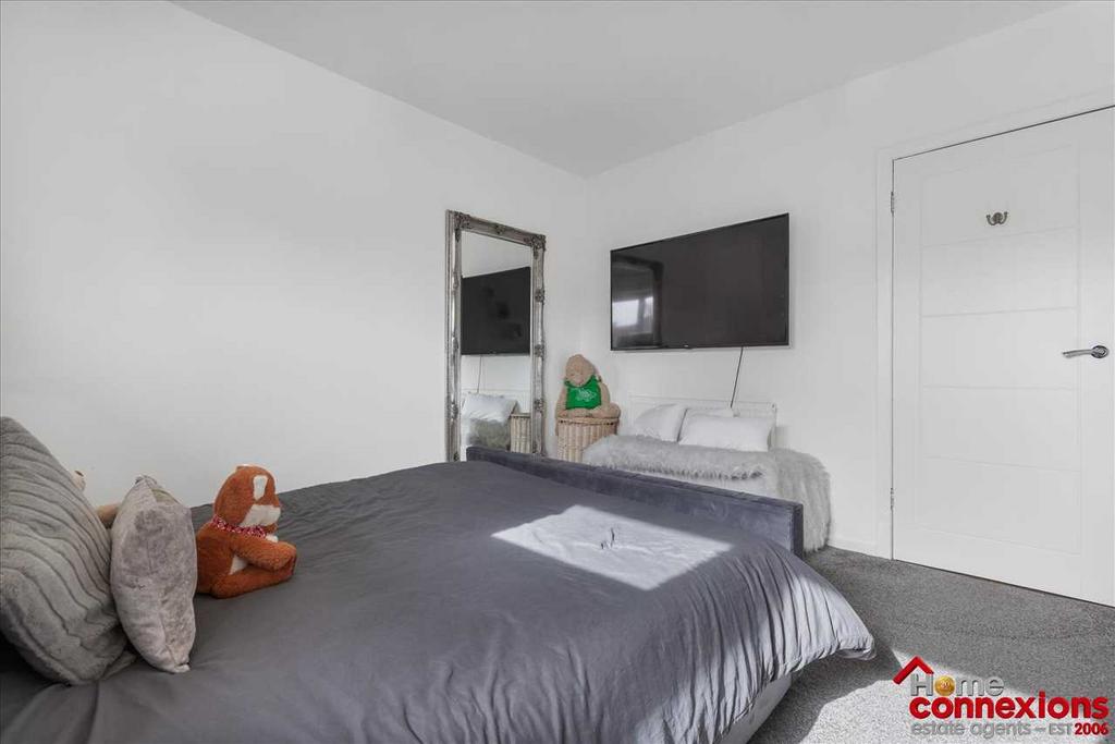 Bedroom One (2)