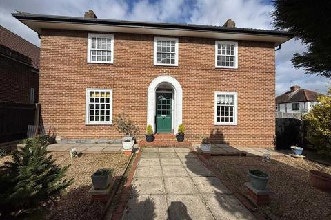 4 bedroom detached house for sale, Roch Avenue, Edgware, HA8