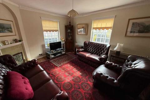 4 bedroom detached house for sale, Roch Avenue, Edgware, HA8