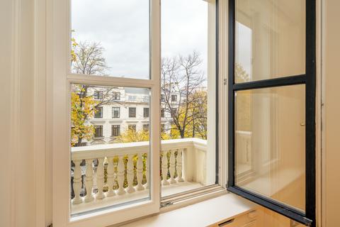 4 bedroom flat for sale, Queens Gardens, LONDON, W2