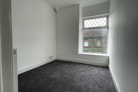 2 bedroom property to rent, Clydach Road, TONYPANDY, CF40