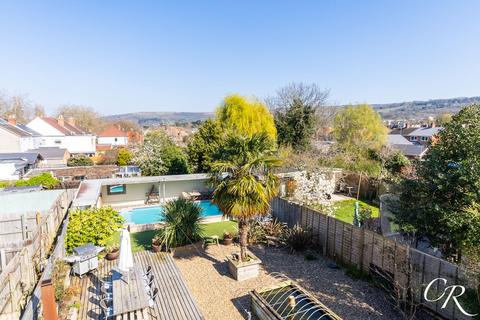 4 bedroom detached house for sale, Harp Hill, Cheltenham GL52