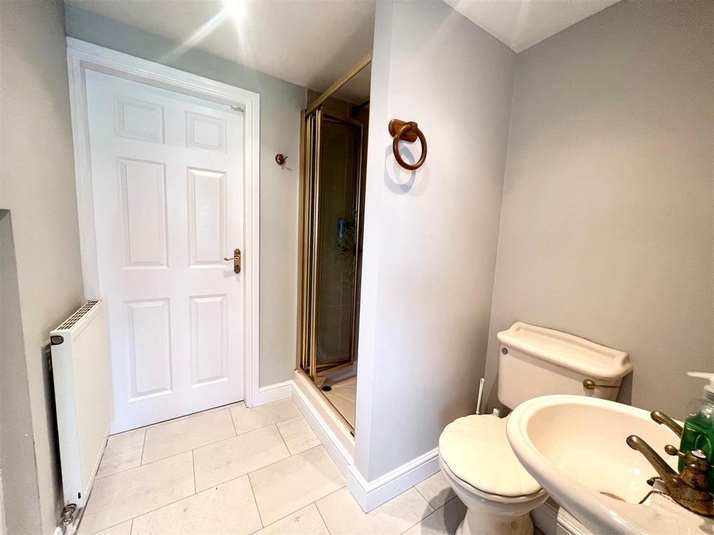 Downstairs shower photo 1.jpg