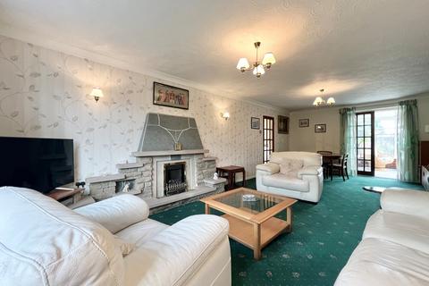 undefined, North Avenue, Bury BL8