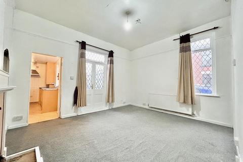2 bedroom end of terrace house for sale, Kirkhall Lane, Leigh
