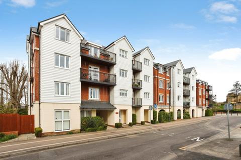 2 bedroom flat for sale, Bradford Street, Tonbridge, Kent, TN9