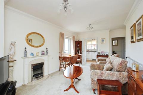 2 bedroom flat for sale, Bradford Street, Tonbridge, Kent, TN9