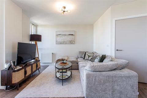 2 bedroom flat for sale, Geoff Cade Way, Mile End, E3
