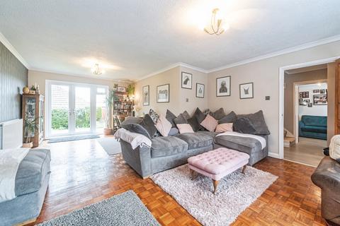 4 bedroom detached house for sale, Turnpike Way, Oakley, Basingstoke