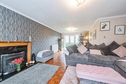 4 bedroom detached house for sale, Turnpike Way, Oakley, Basingstoke