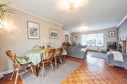 4 bedroom detached house for sale, Turnpike Way, Oakley, Basingstoke