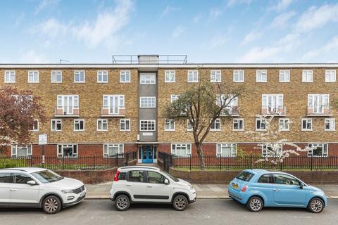 3 bedroom maisonette to rent, Battersea High Street, London, SW11