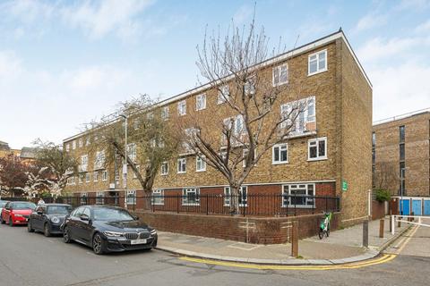 3 bedroom maisonette to rent, Battersea High Street, London, SW11