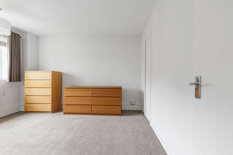 3 bedroom maisonette to rent, Battersea High Street, London, SW11