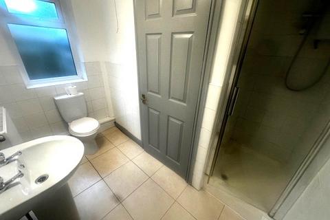 3 bedroom terraced house to rent, St. Pauls Square Preston PR1 1XA