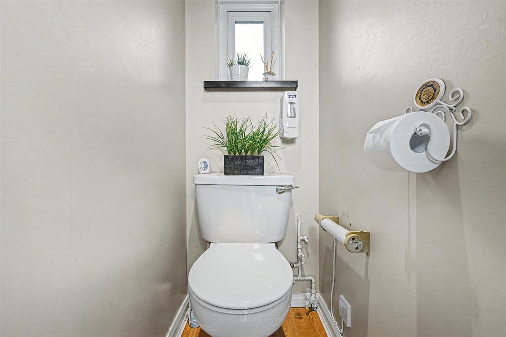 House in Nottingham, Inham Nook, Chilwell - More