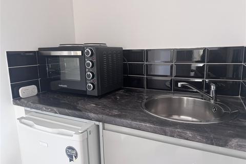 Studio to rent, East Dulwich Grove, London, SE22