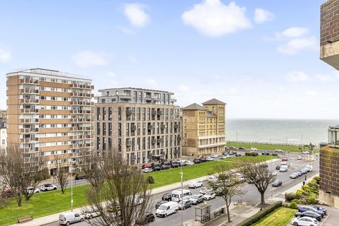 2 bedroom apartment for sale, Grand Avenue, Hove.