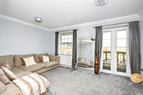 4 bedroom end of terrace house for sale, Johnston Place, Eastbourne