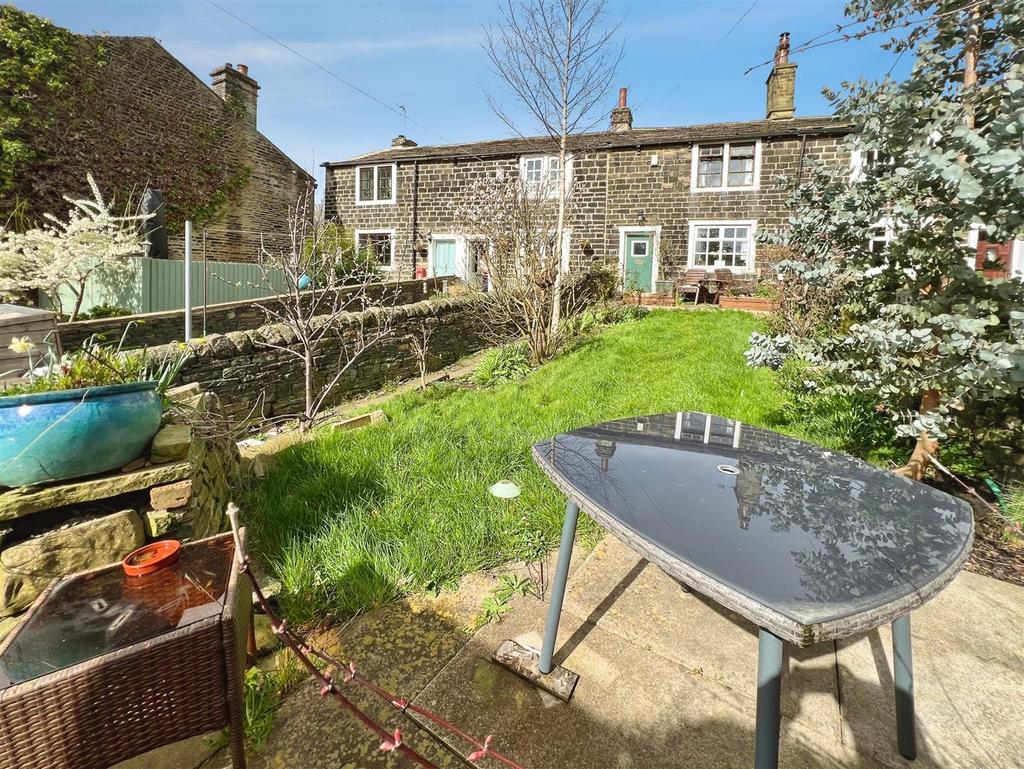 Front Garden &amp; Patio