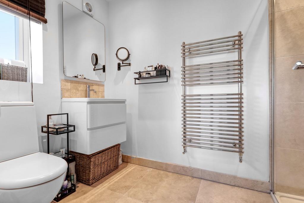 En Suite Bedroom 2